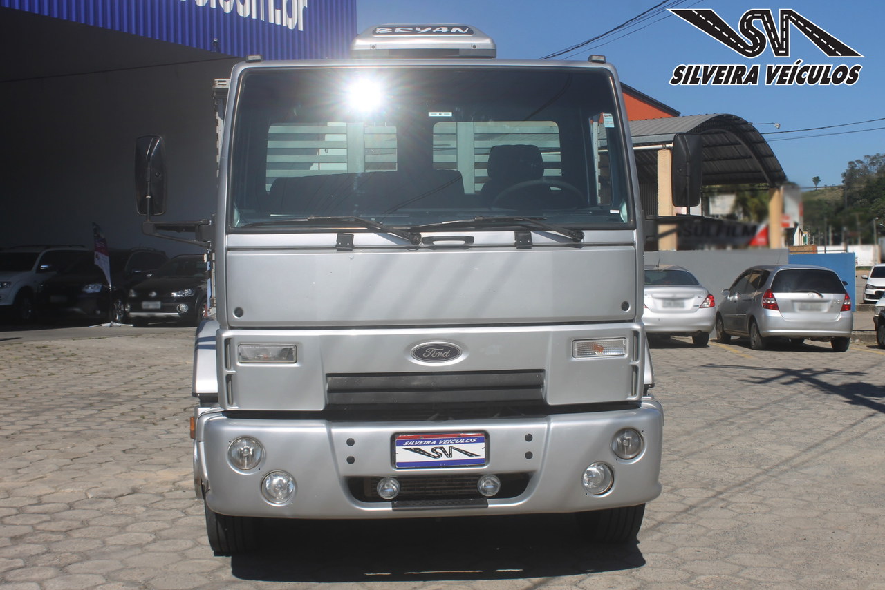 Ford Cargo2428 - 07/08 2