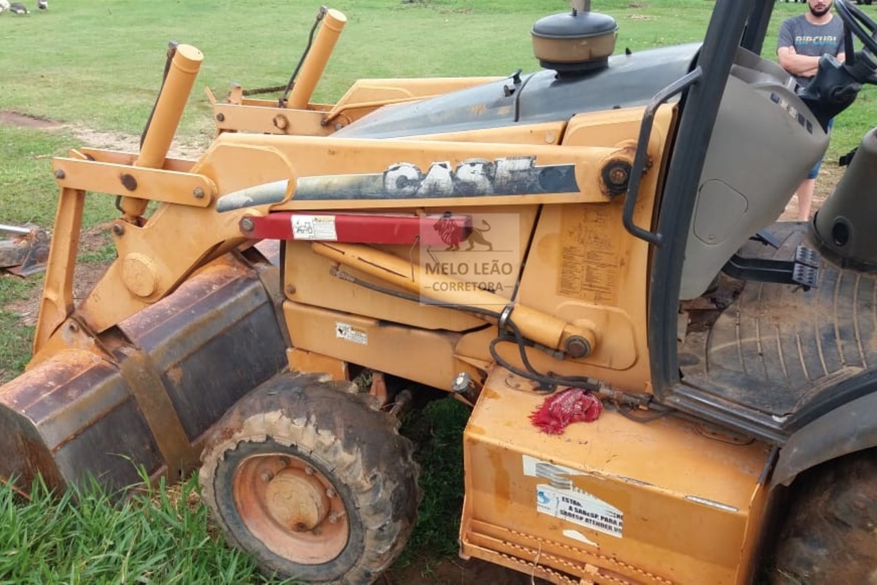 Case 580M - 11/11 8
