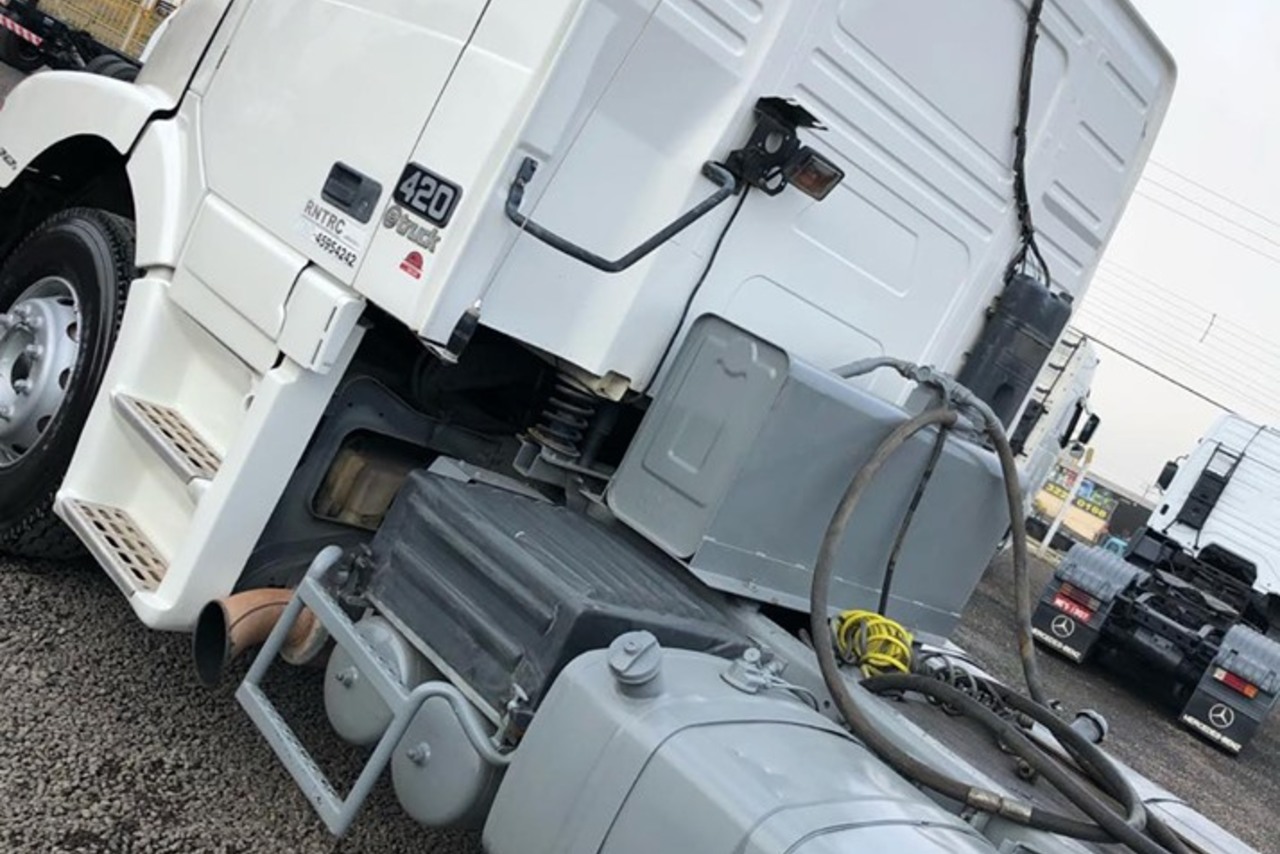 Volvo NH12 420 - 02/02 6