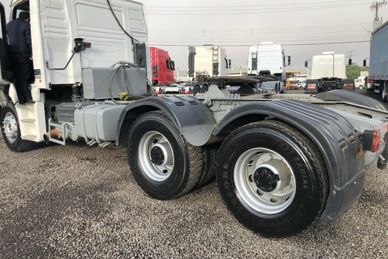 Volvo NH12 420 - 02/02 9
