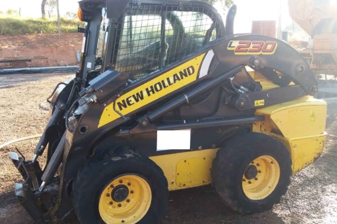New Holland L230 - 17/17 2