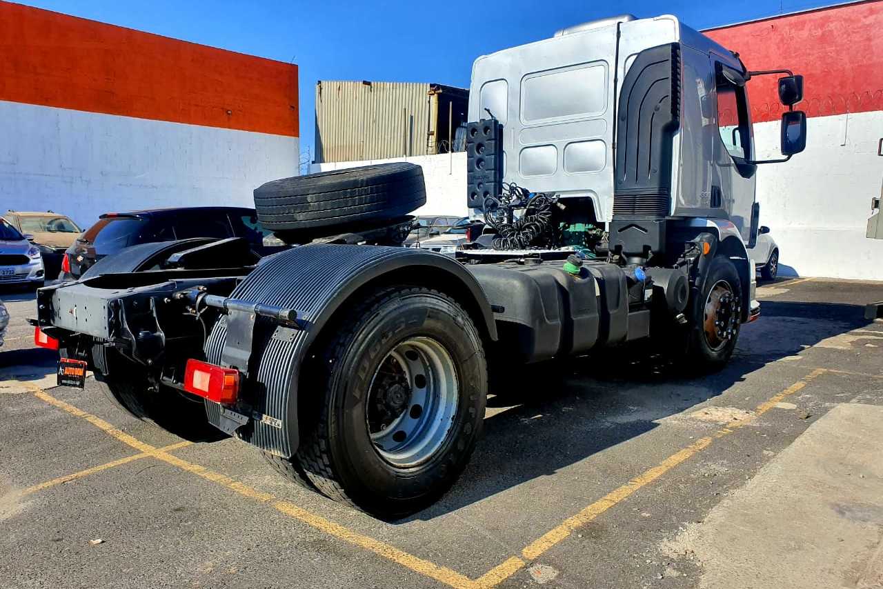 Volvo VM 330 - 12/12 2
