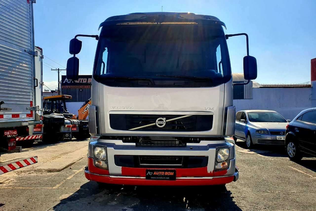 Volvo VM 330 - 12/12 3
