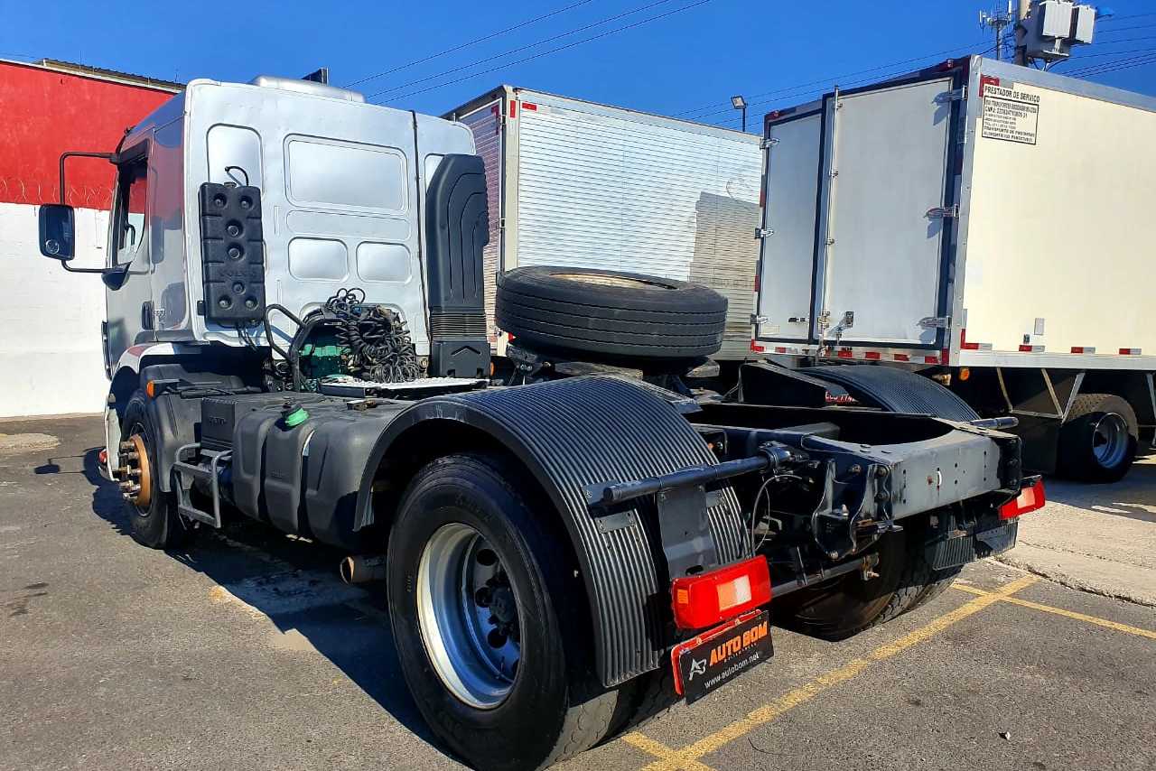 Volvo VM 330 - 12/12 5