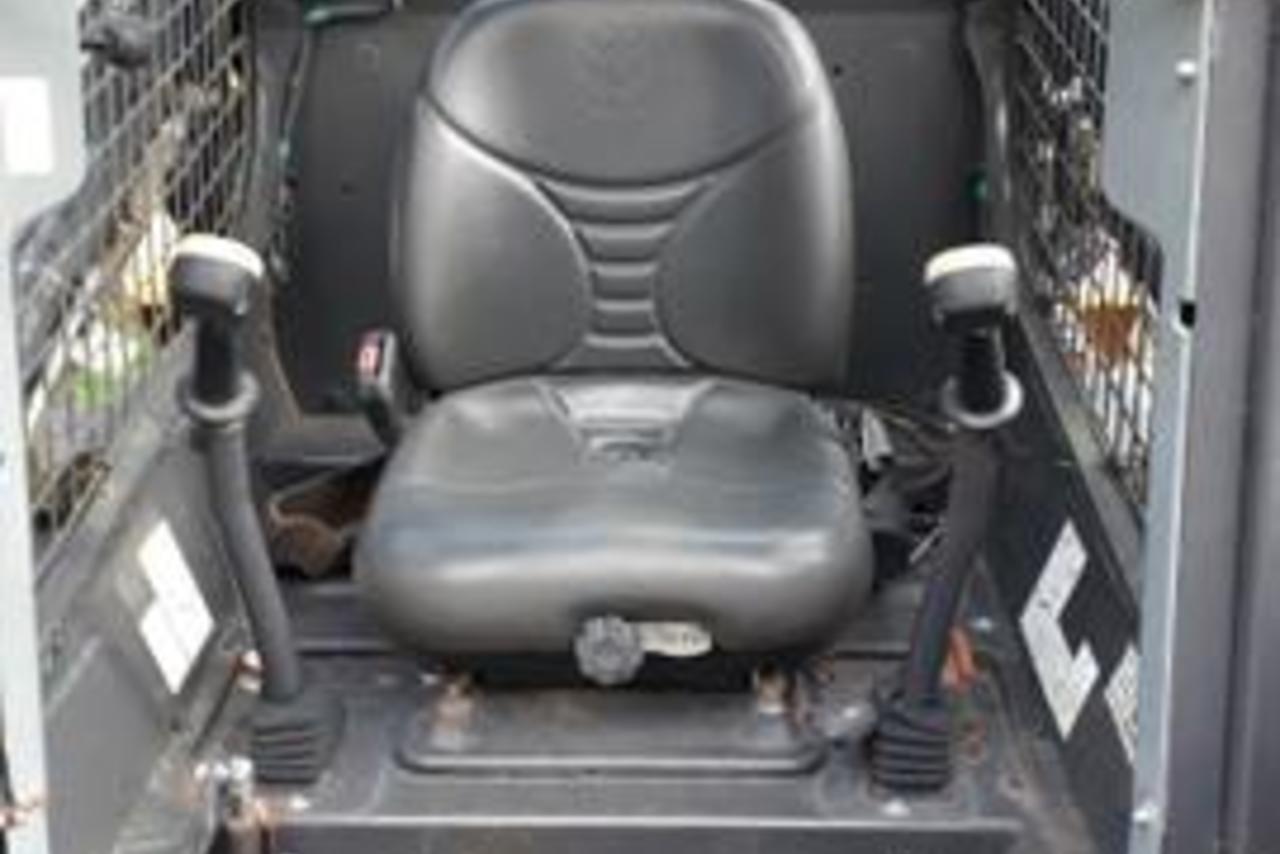 New Holland L218 - 12/13 2