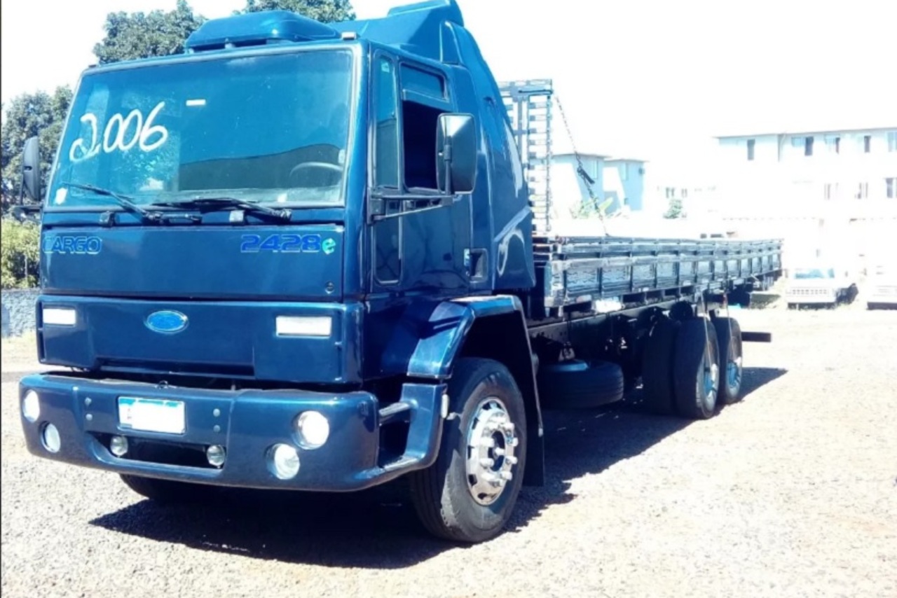 Ford Cargo2428 - 06/06 2