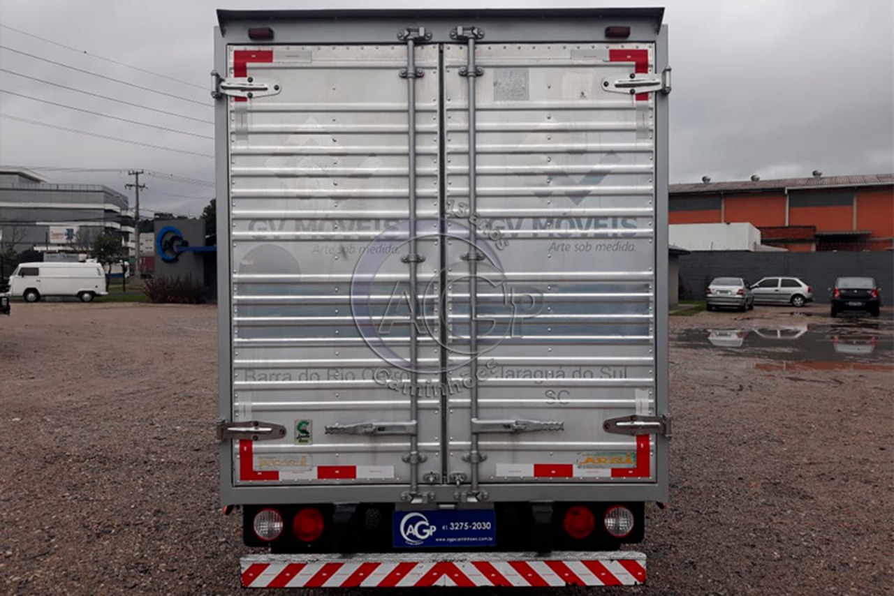 KIA UK 2500 - 12/13 10