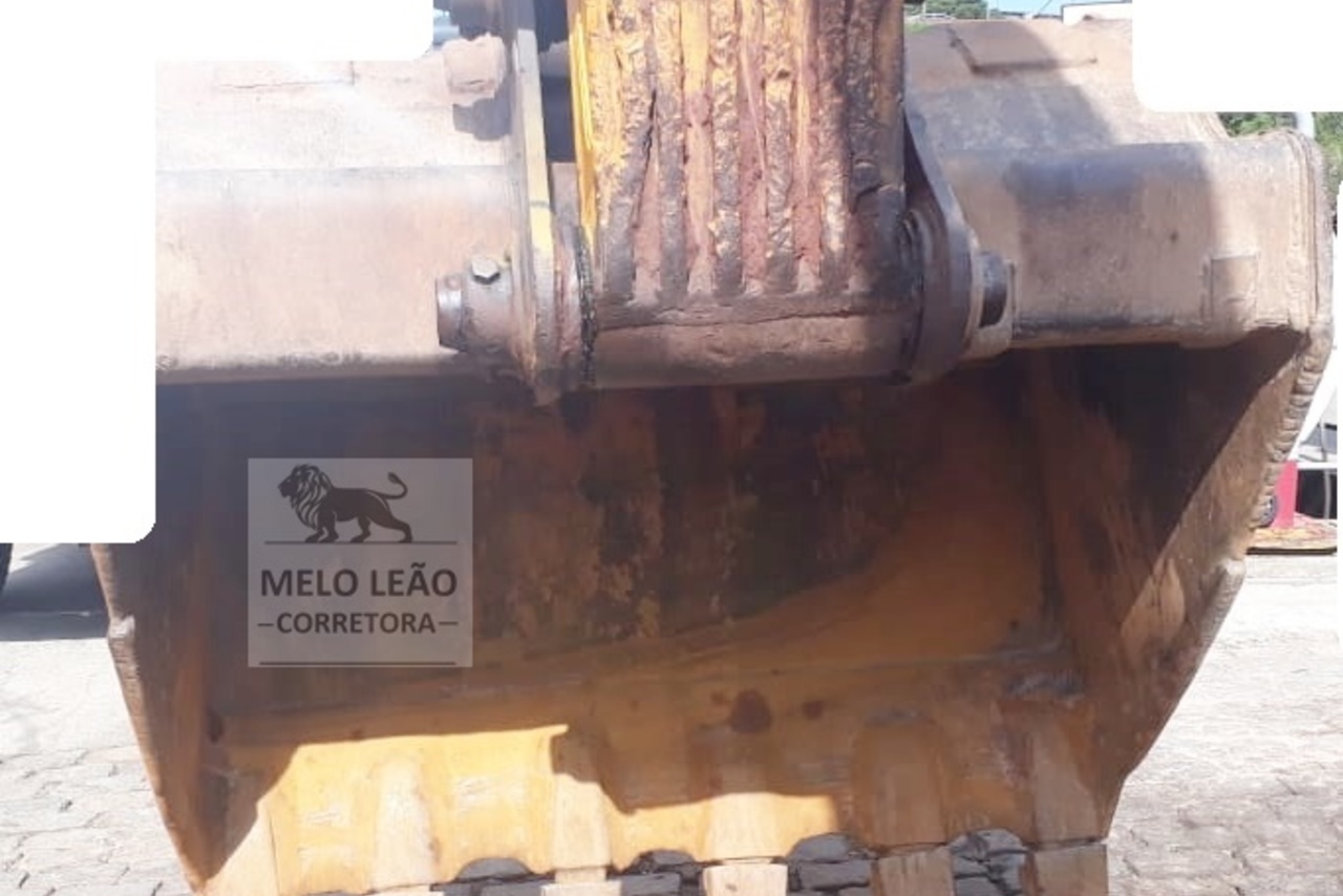 JCB JS330LC - 08/08 2