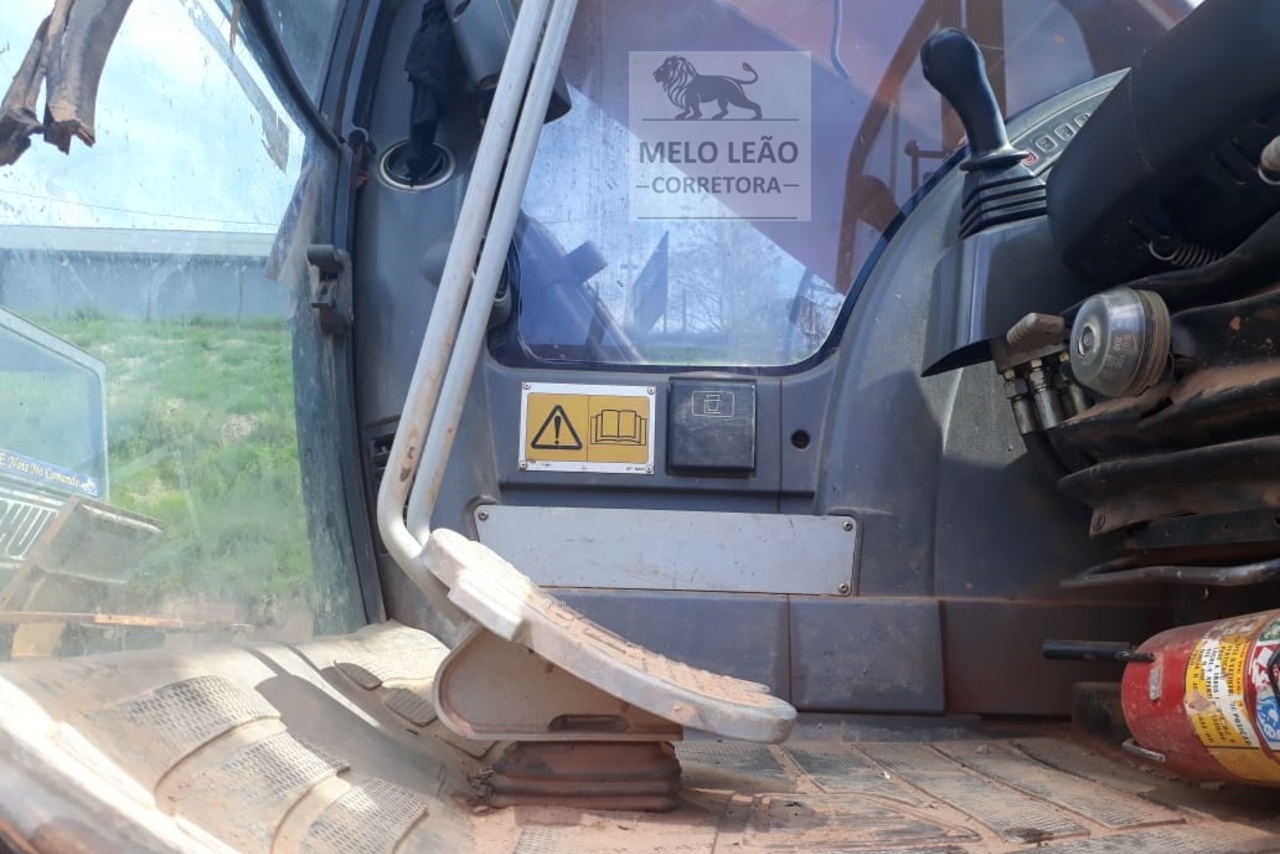 JCB JS330LC - 08/08 5