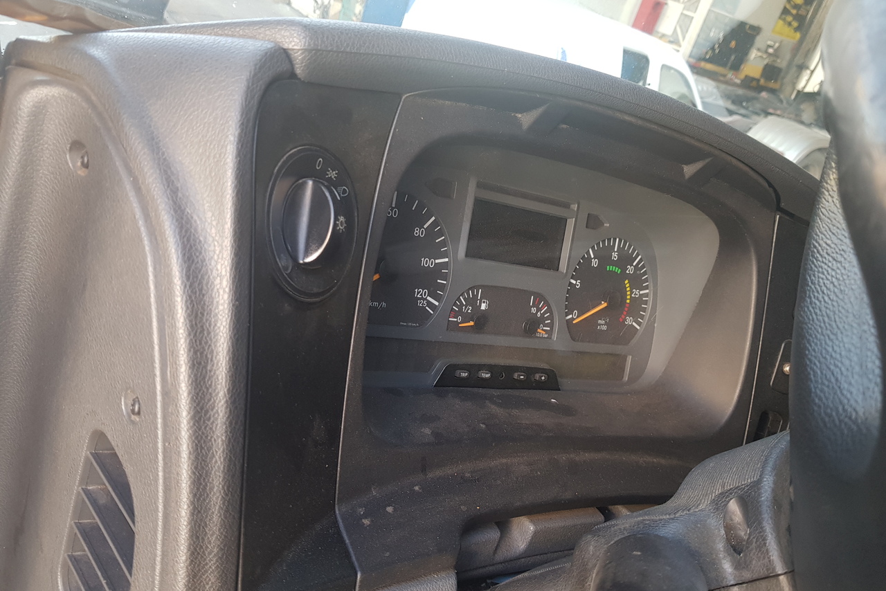 Mercedes Benz Atego 2425 - 09 11