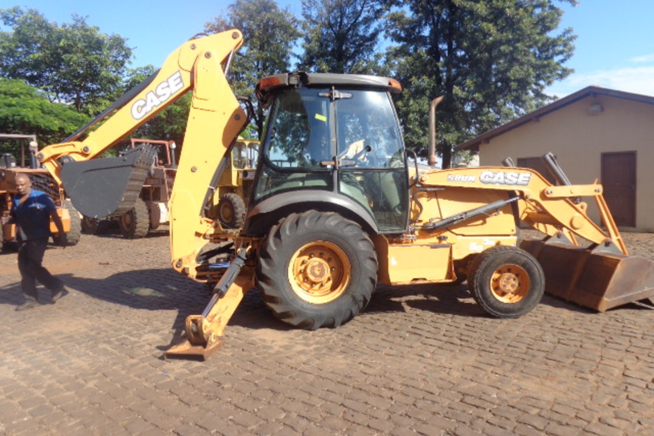 Case 580N - 12/12 2