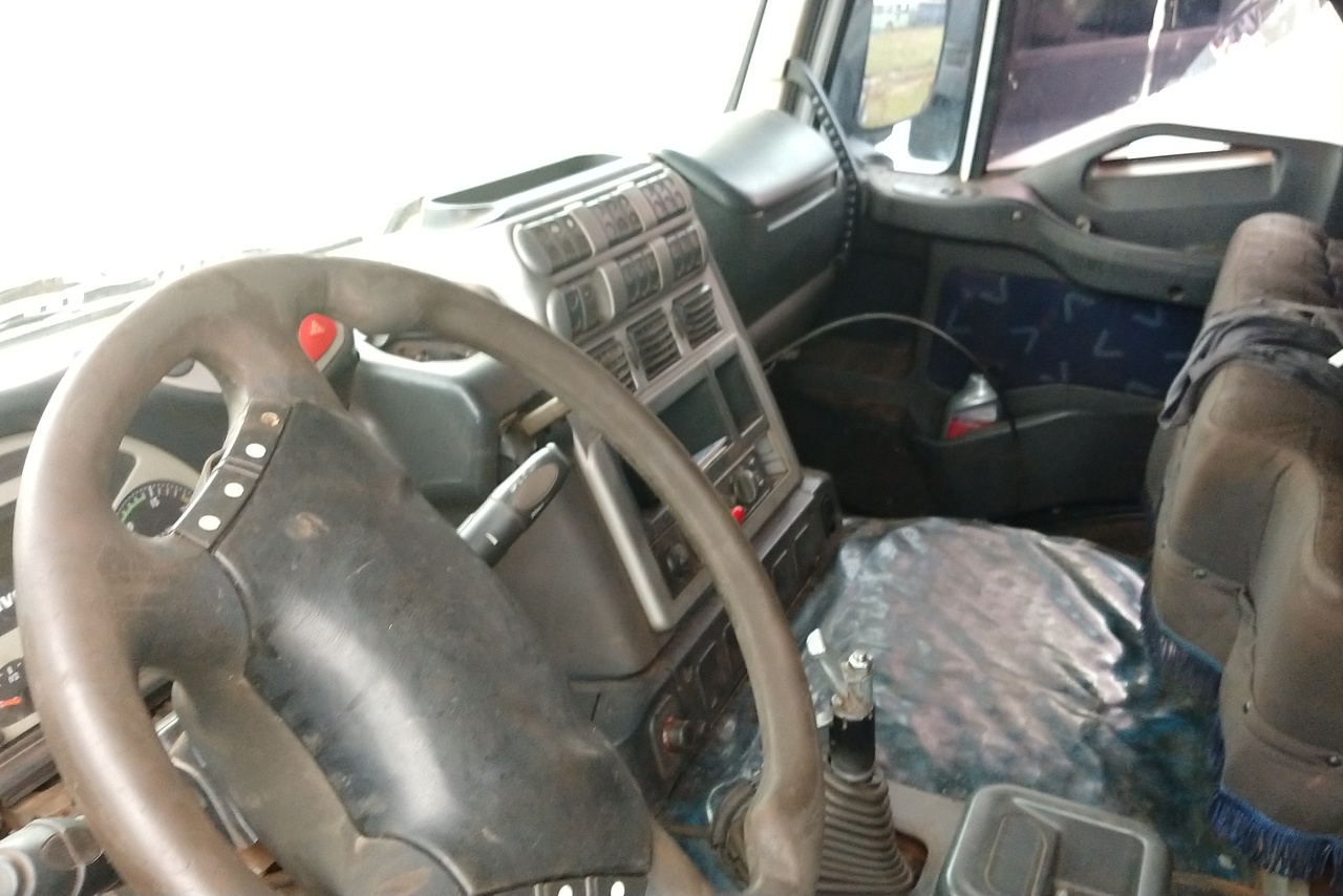 Iveco Stralis 420 - 08/09 8