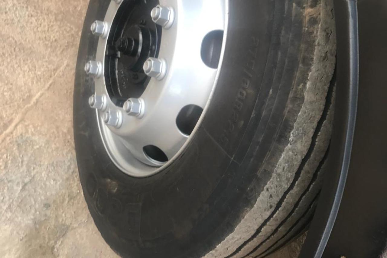 Volkswagen 24-250 E Constellation 3-Eixos - 11/11 11