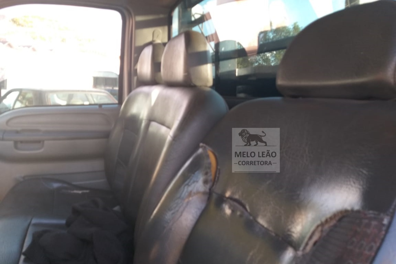Ford F350 - 06/06 8