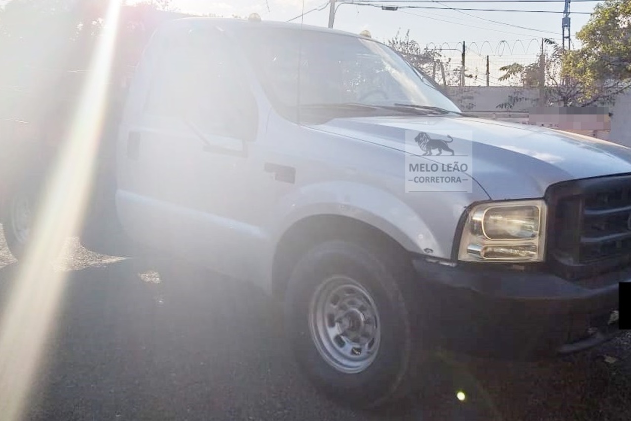 Ford F350 - 06/06 13
