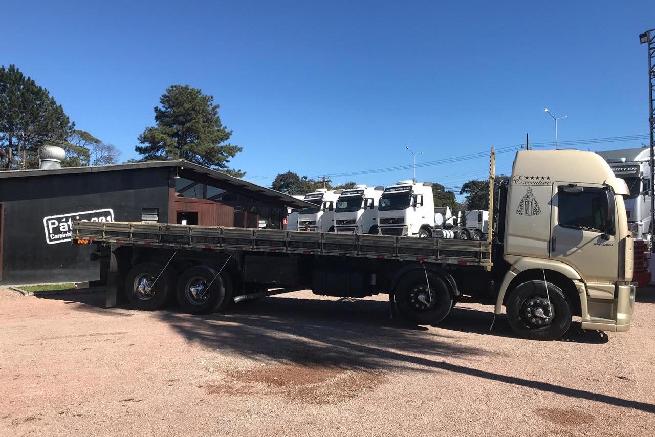Volkswagen 24-250 E Constellation 3-Eixos - 10/10 4