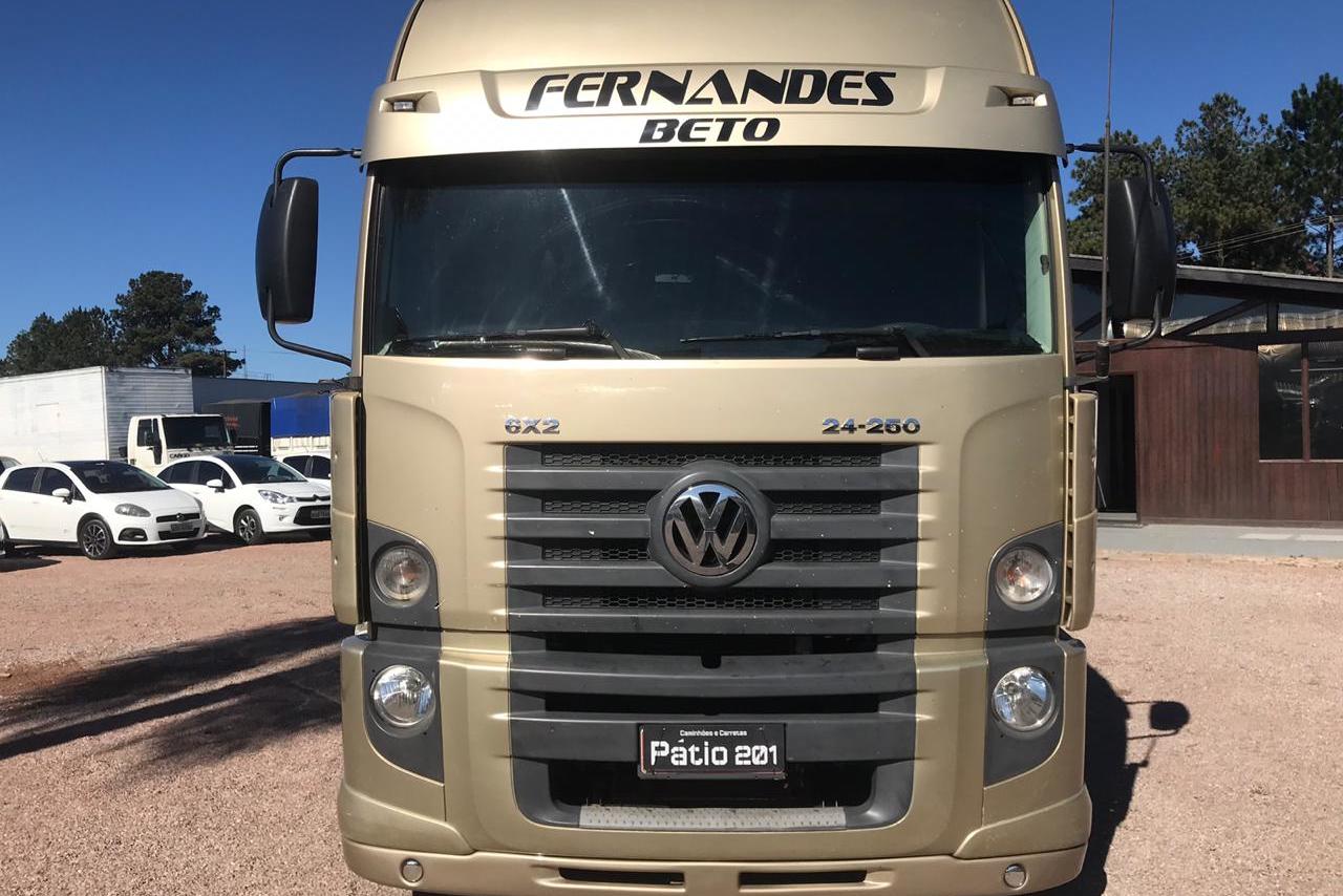 Volkswagen 24-250 E Constellation 3-Eixos - 10/10 11