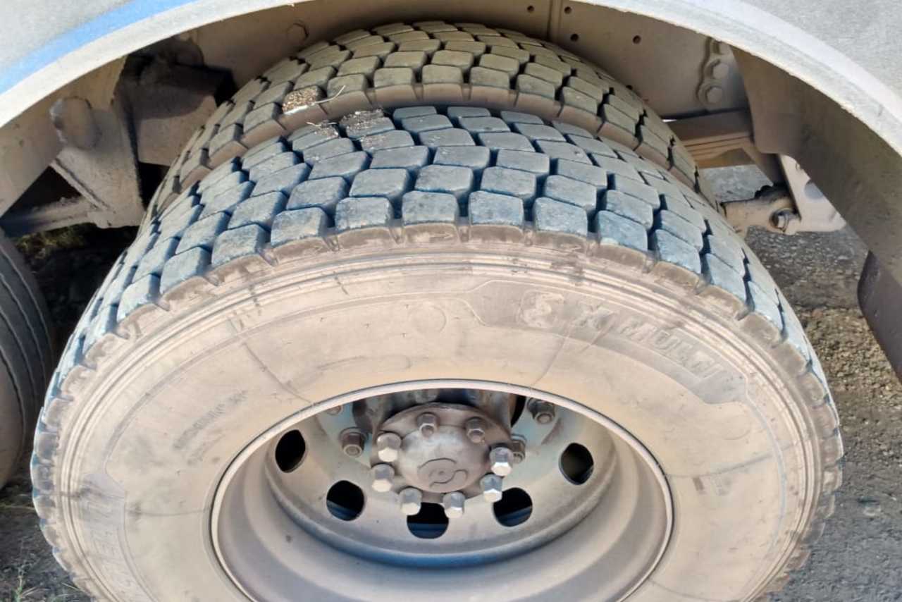 Volkswagen 24-250 E Constellation 3-Eixos - 11/11 6