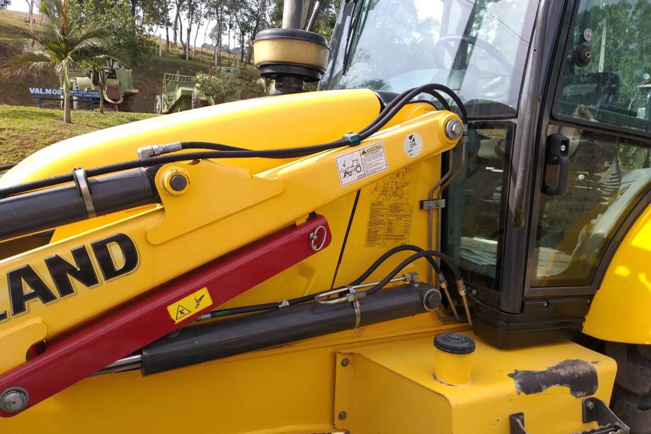 New Holland B95B - 14/14 7