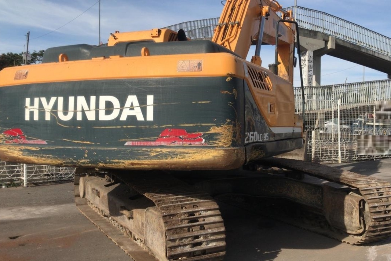 Hyundai R250 - 12/12 4