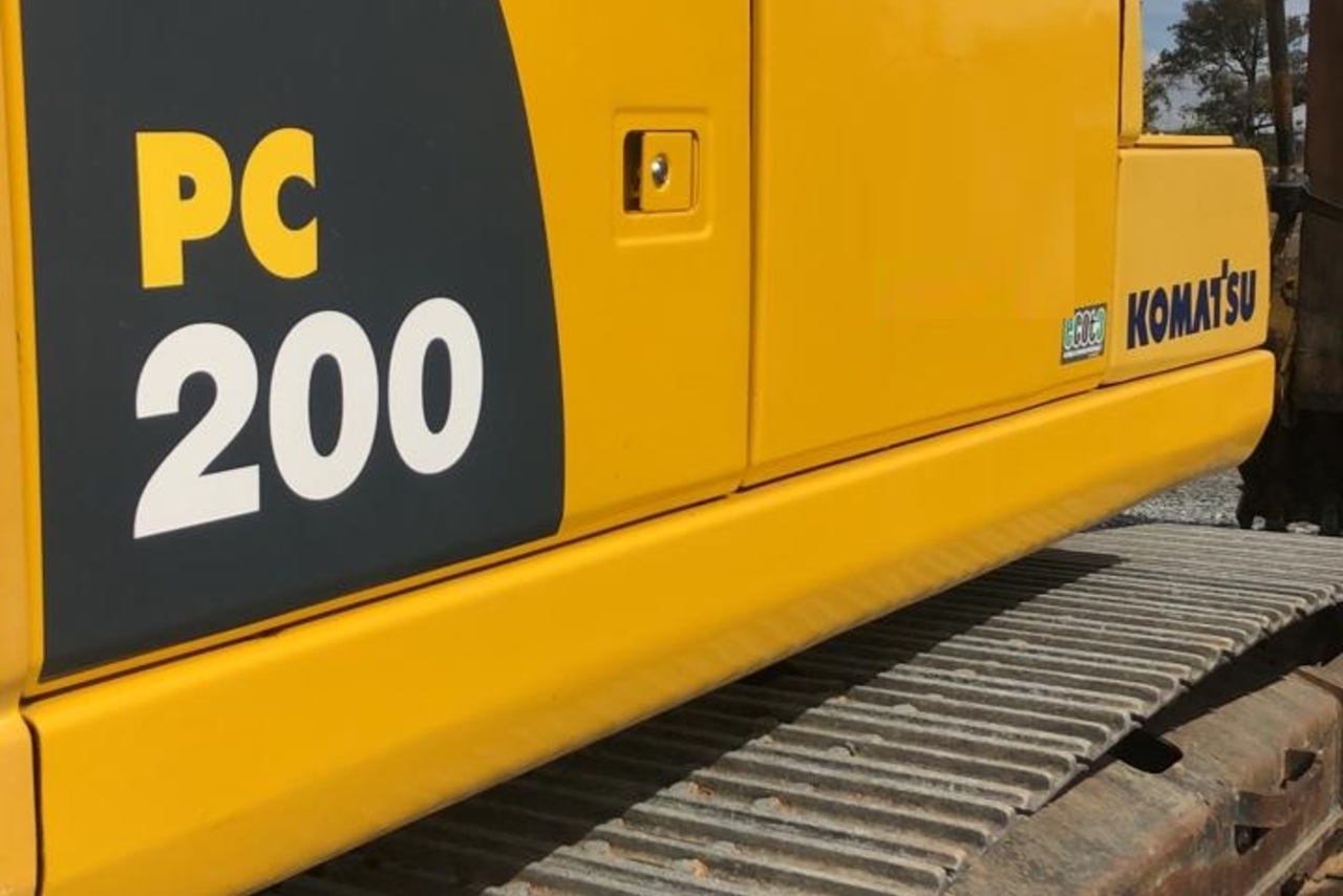 Komatsu PC200 - 12/12 2