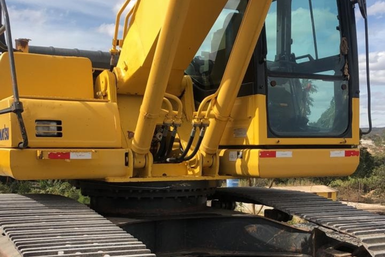 Komatsu PC200 - 12/12 4
