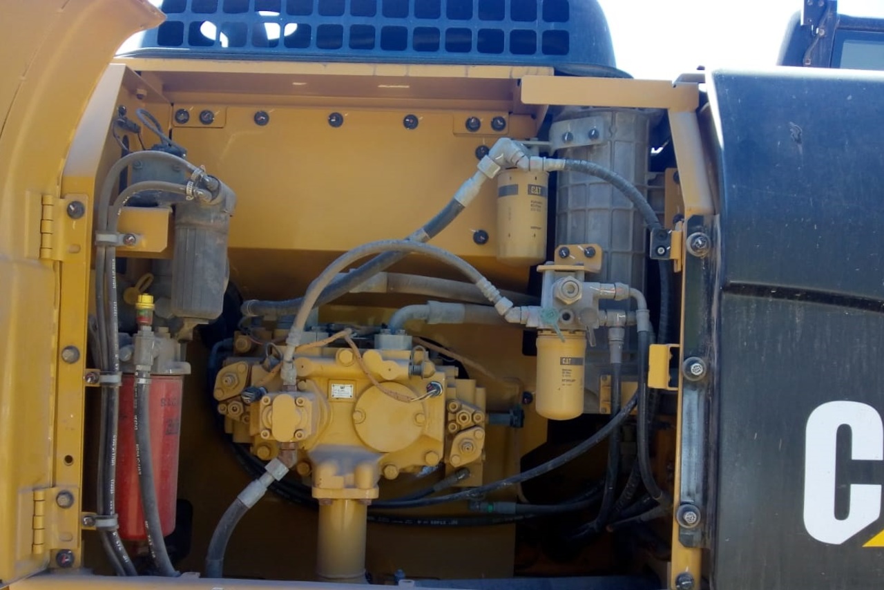 Caterpillar 320D2 - 13/13 2