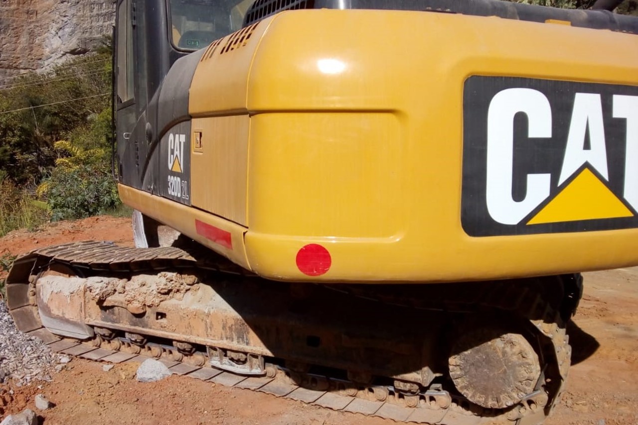 Caterpillar 320D2 - 13/13 6