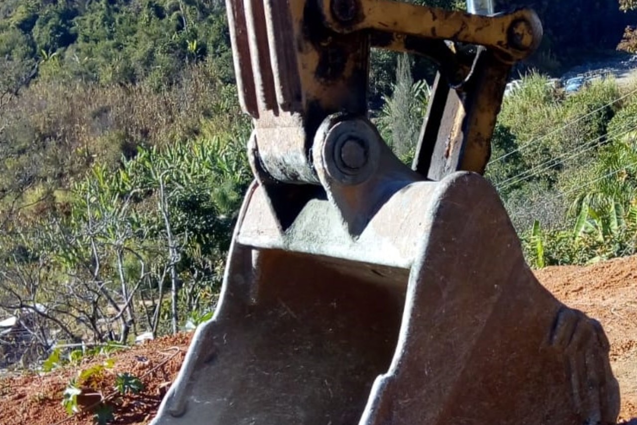 Caterpillar 320D2 - 13/13 7