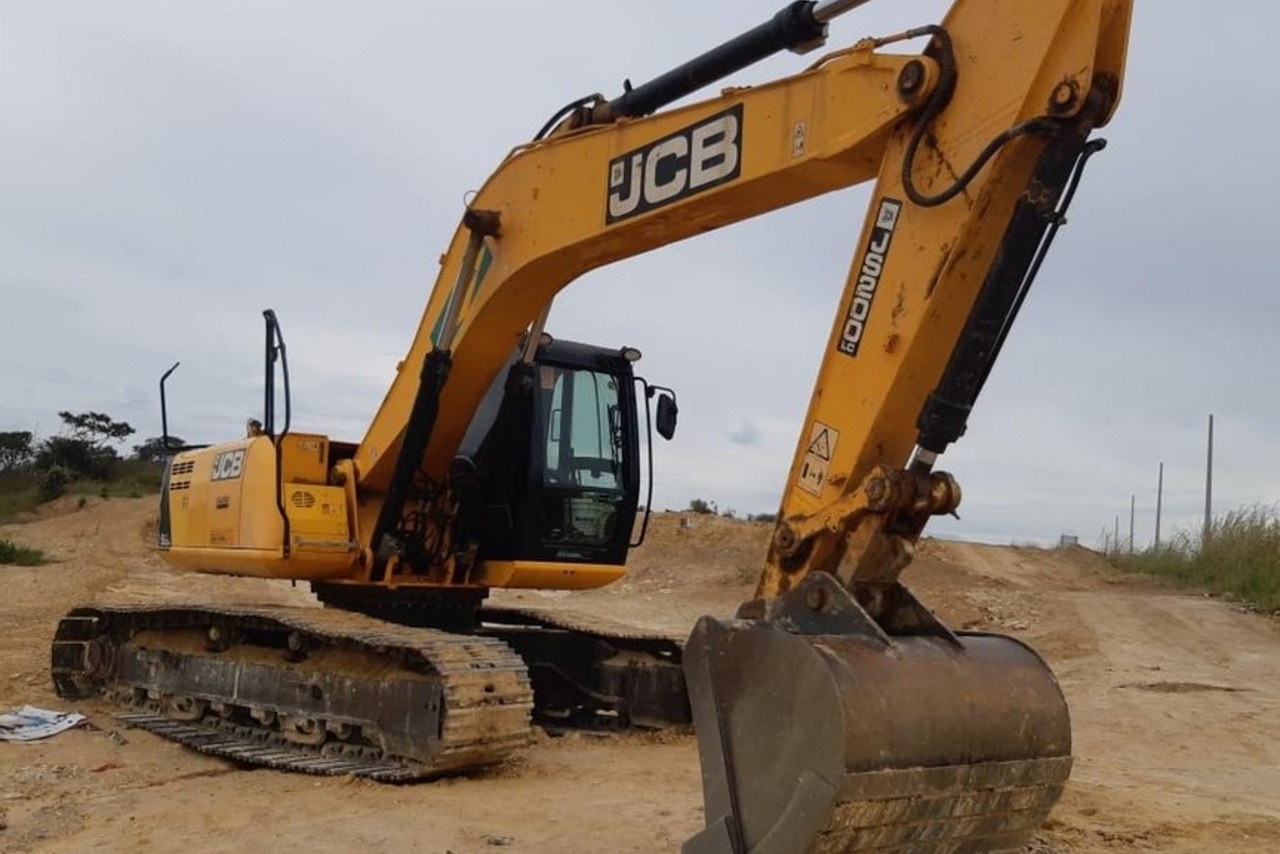 JCB JS200 LC - 15/15 2