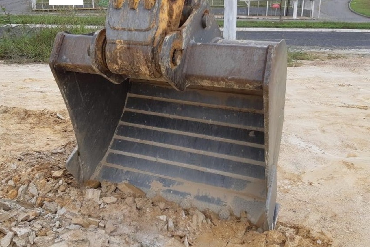 JCB JS200 LC - 15/15 3