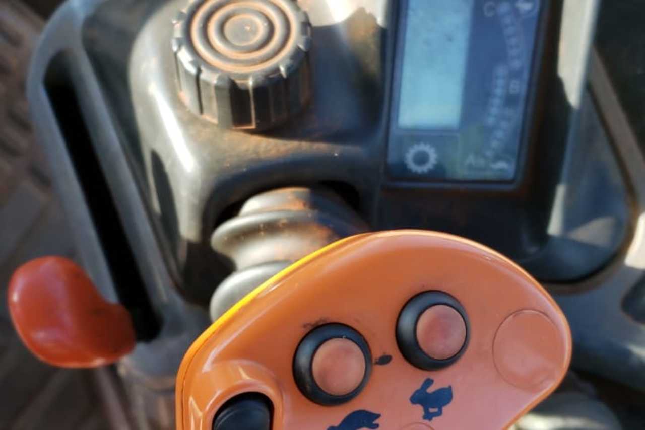 New Holland TM 180 - 09/09 3