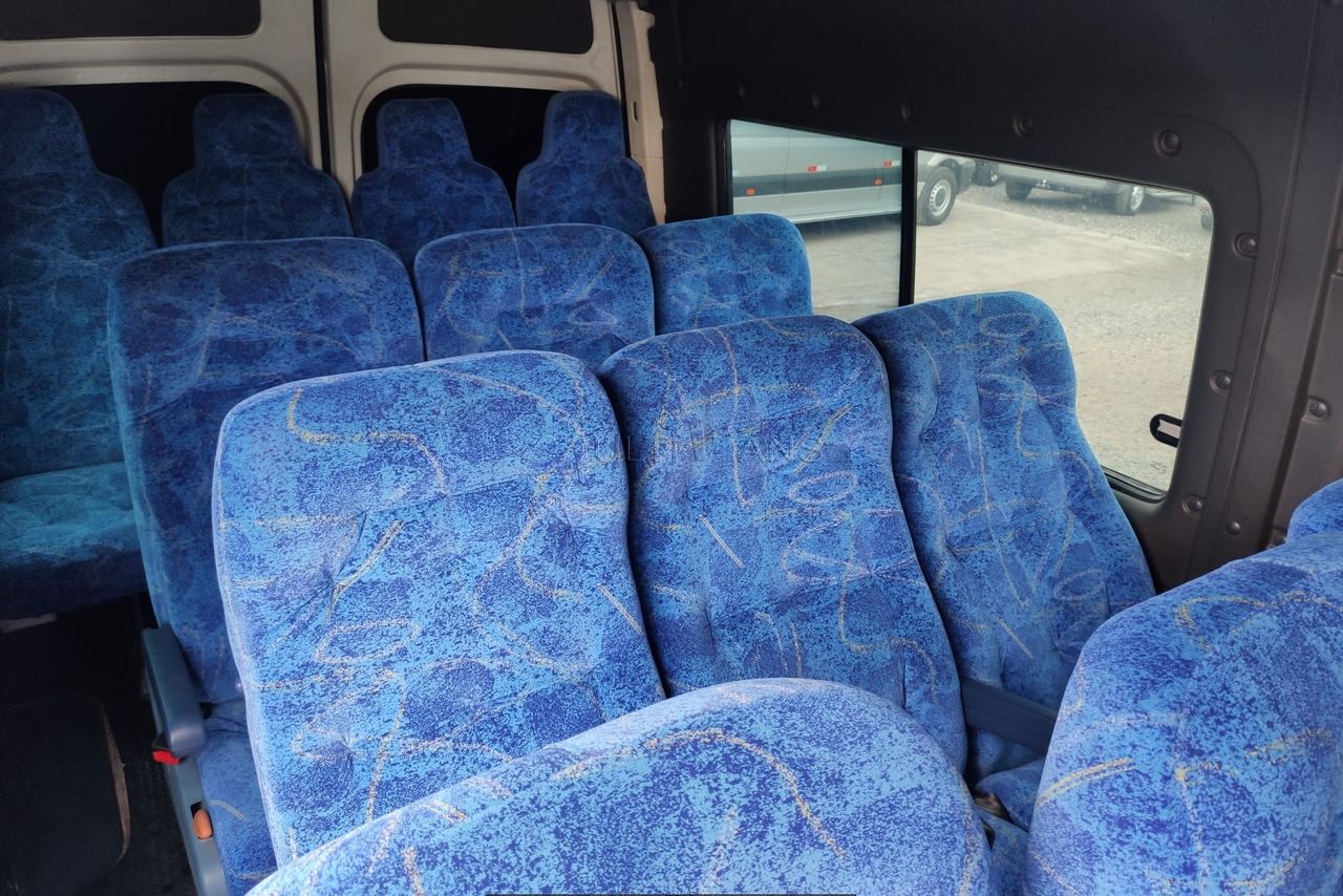 Renault Master Minibus - 08/08 3