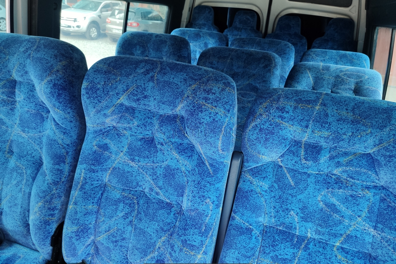 Renault Master Minibus - 08/08 7