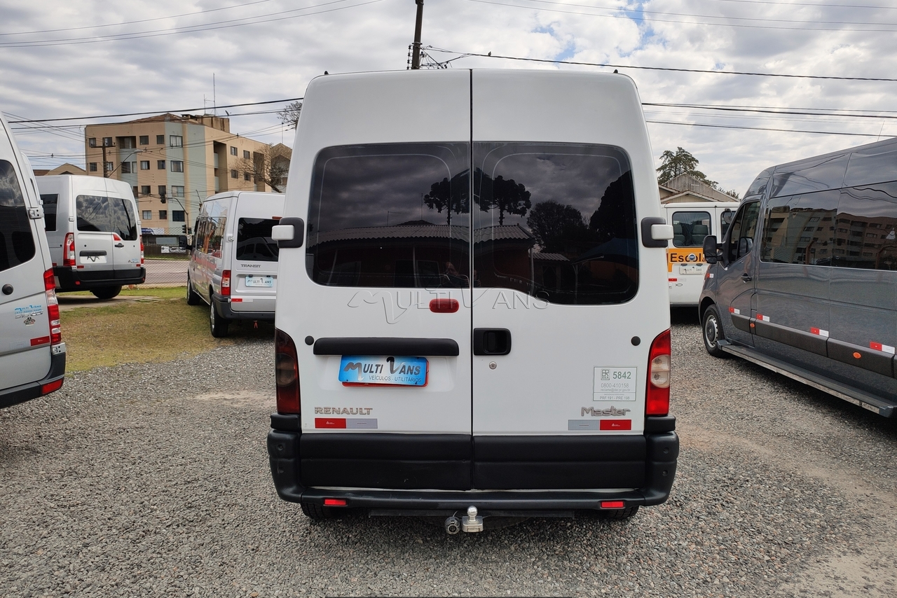 Renault Master Minibus - 08/08 12
