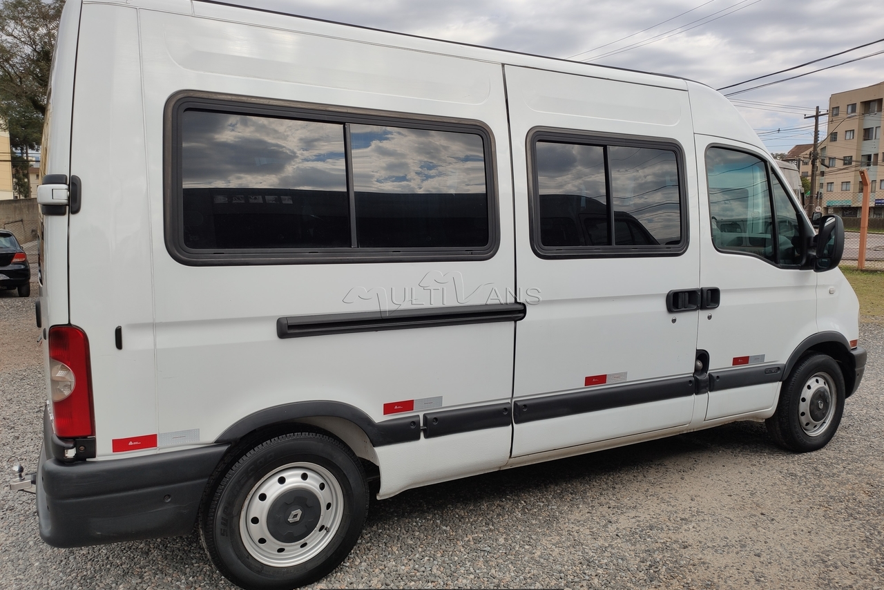 Renault Master Minibus - 08/08 14