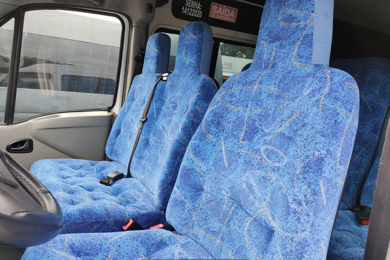 Renault Master Minibus - 08/08 17