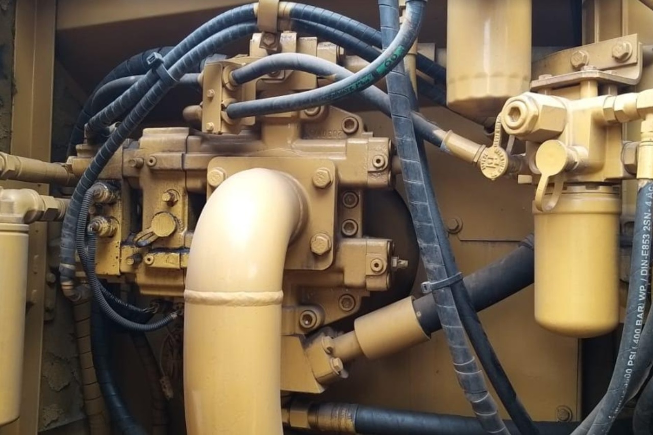 Caterpillar 330 CL - 05/05 4