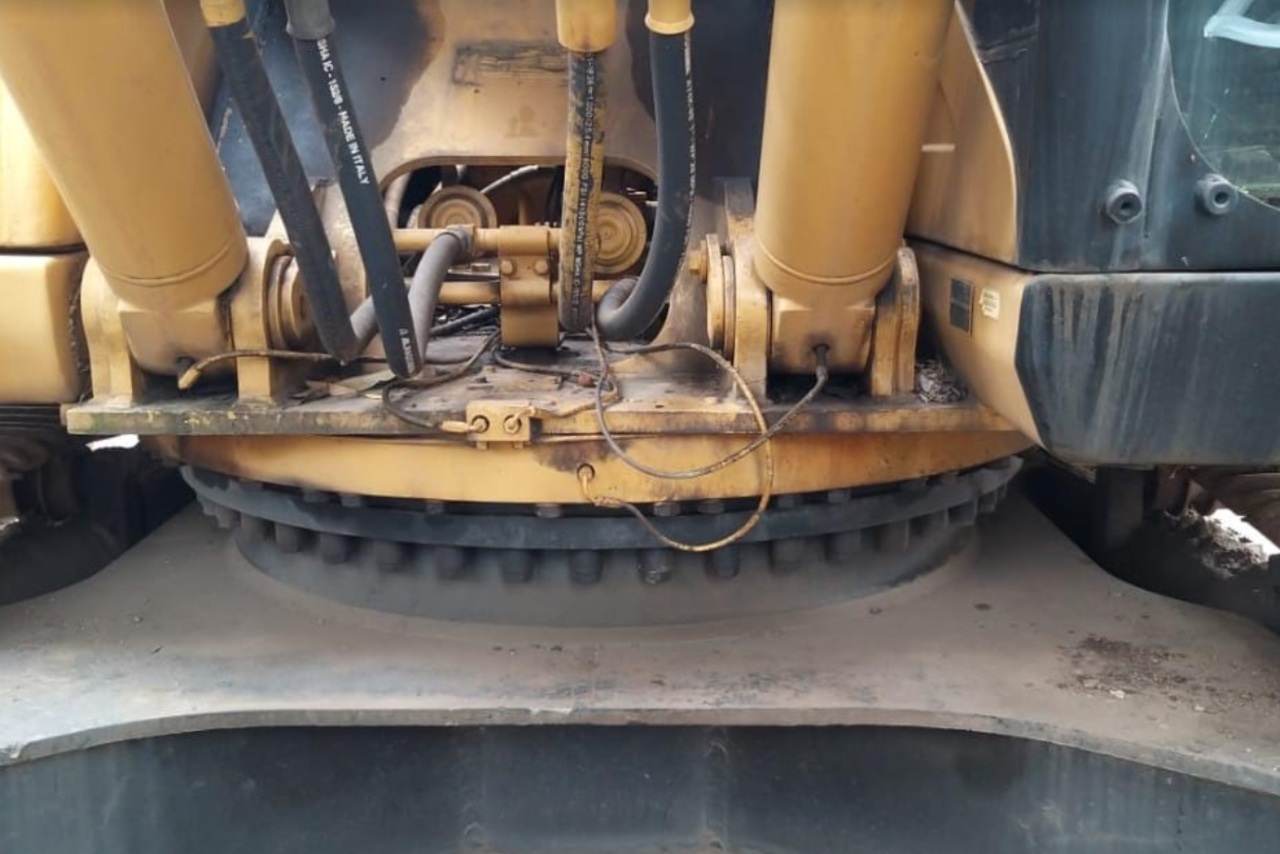 Caterpillar 330 CL - 05/05 6