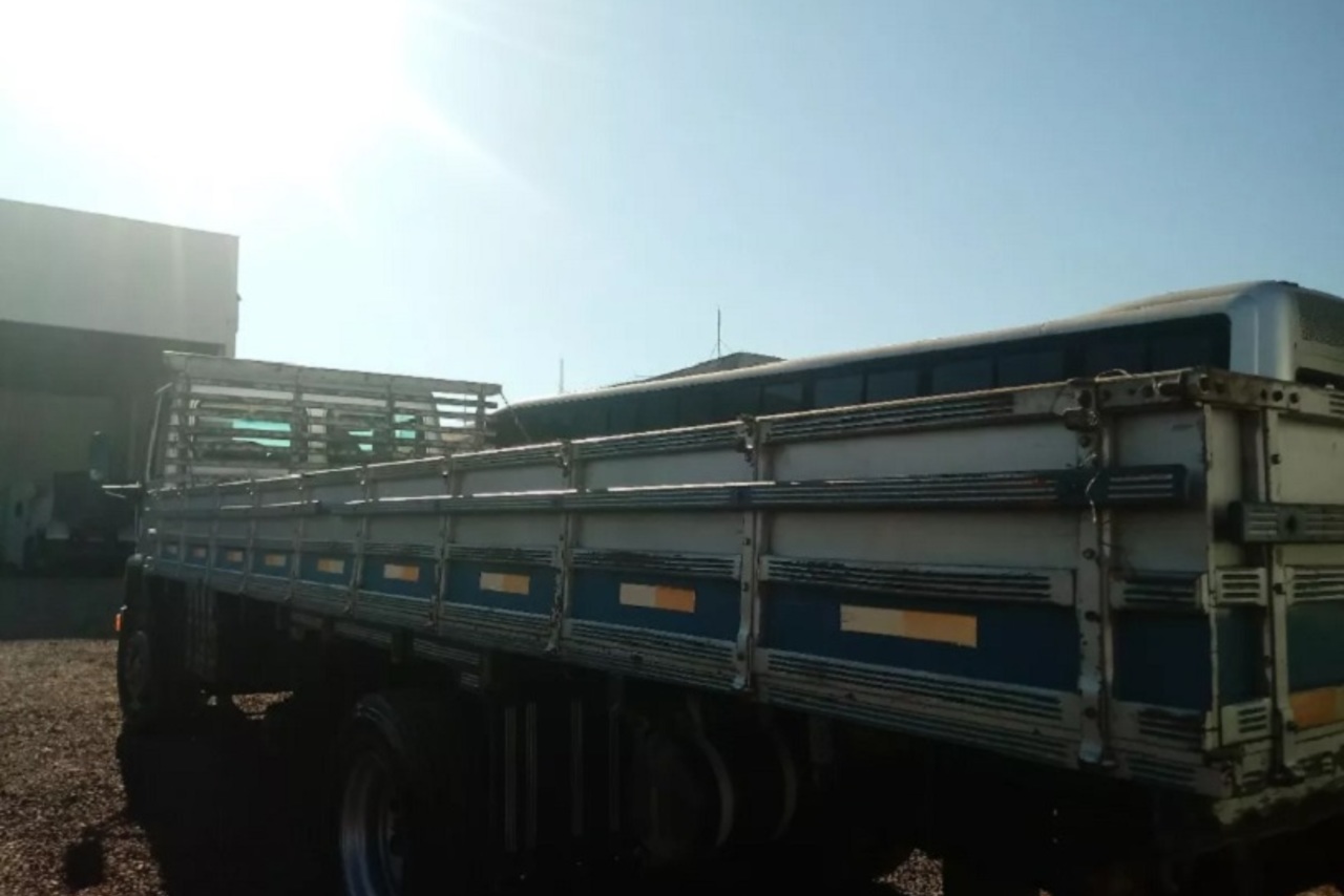 Ford Cargo1317 - 04/04 2