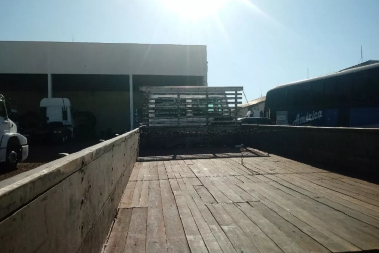 Ford Cargo1317 - 04/04 3