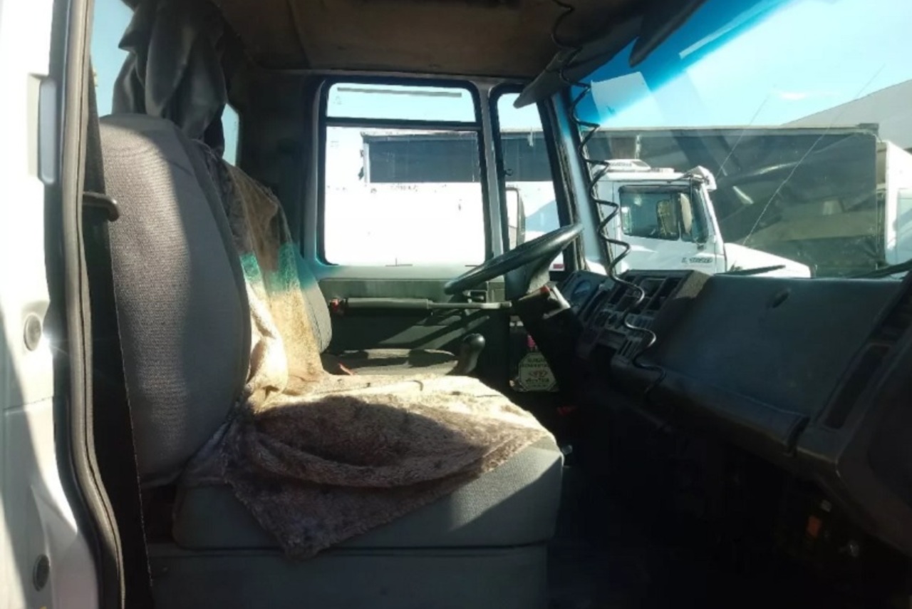 Ford Cargo1317 - 04/04 4