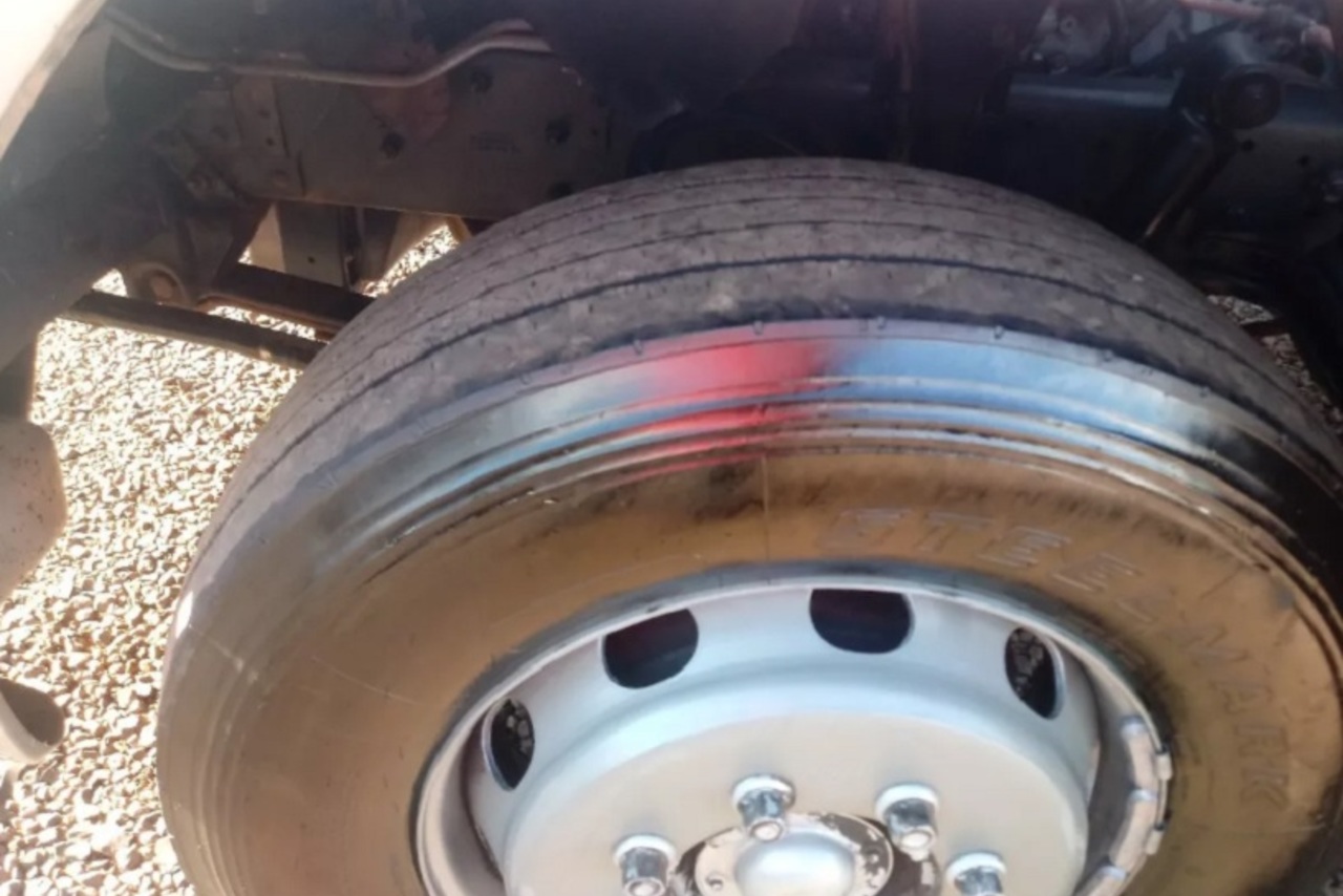 Ford Cargo1317 - 04/04 12