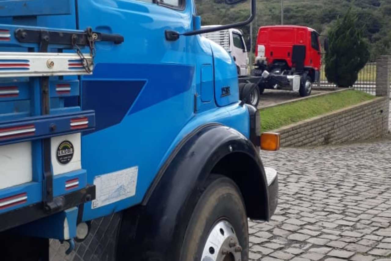 Mercedes Benz MB 1518 - 89/89 7