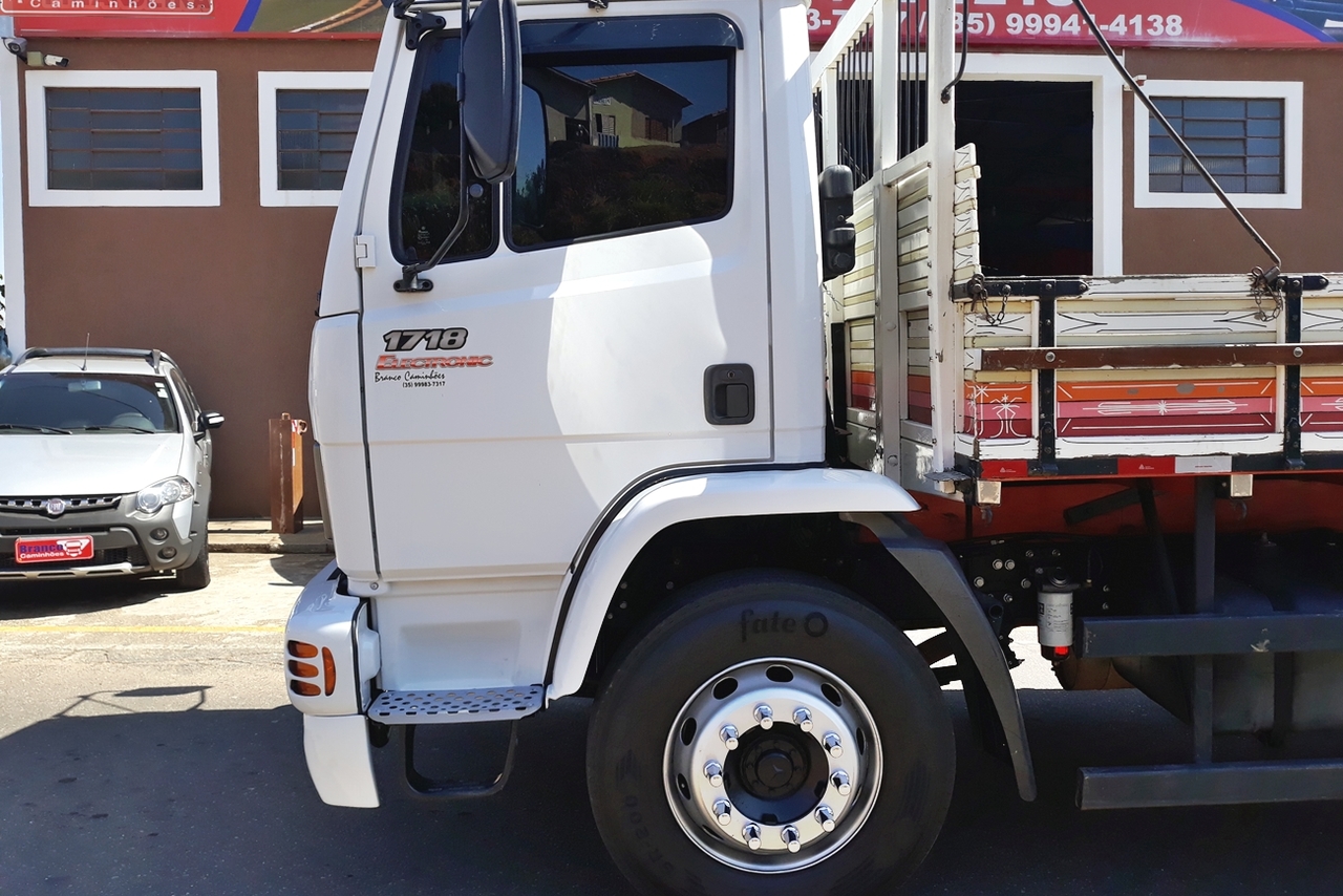 Mercedes Benz MB 1718 - 10/11 4