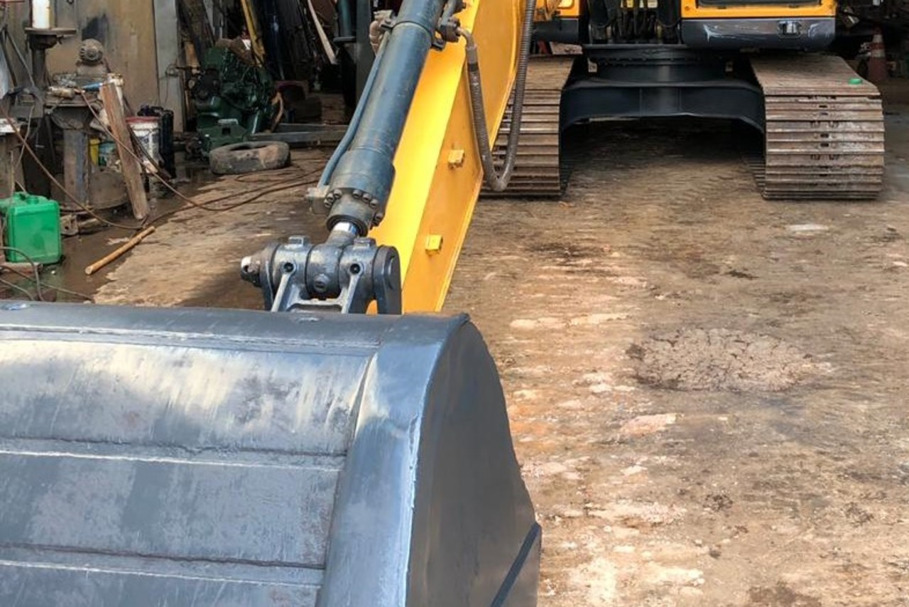 Hyundai R140 - 16/16 5