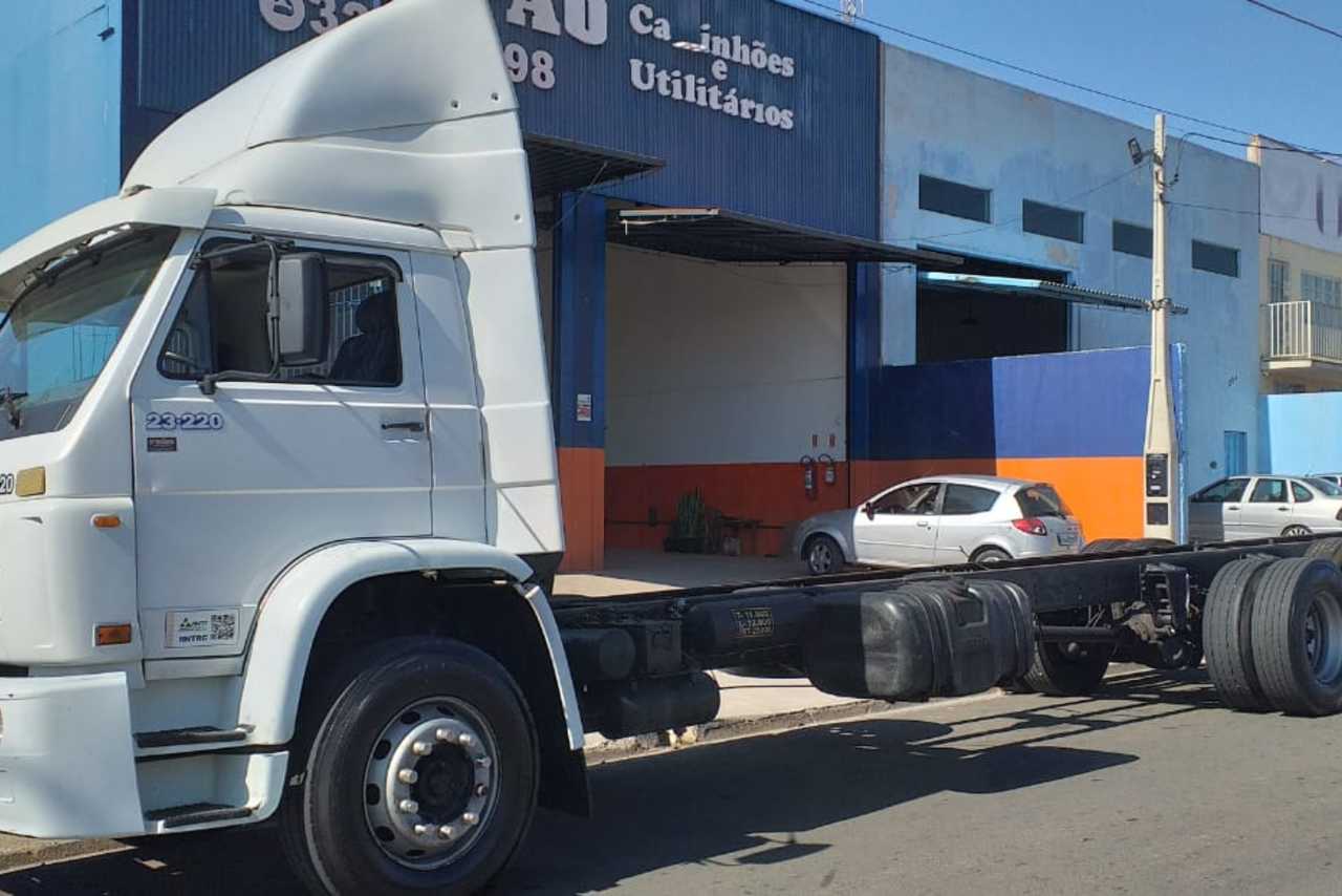 Volkswagen 23 220 - 04/05 4