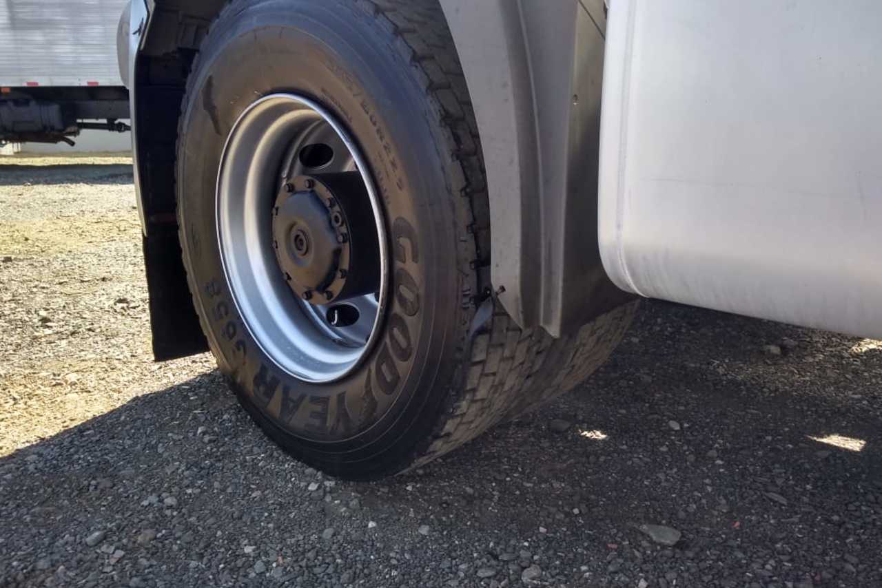 Mercedes Benz Axor 2040 - 08/08 3