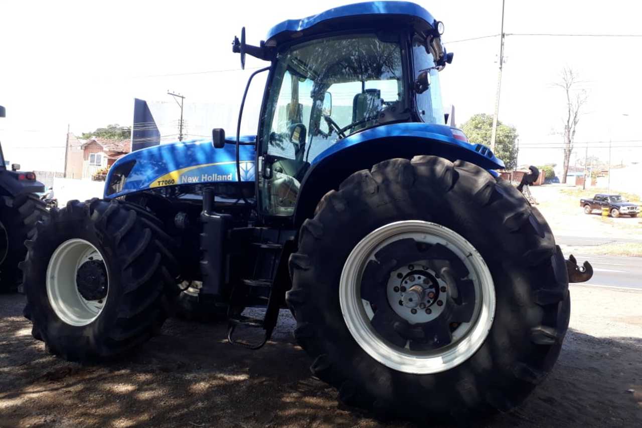 New Holland T7060 - 12 4