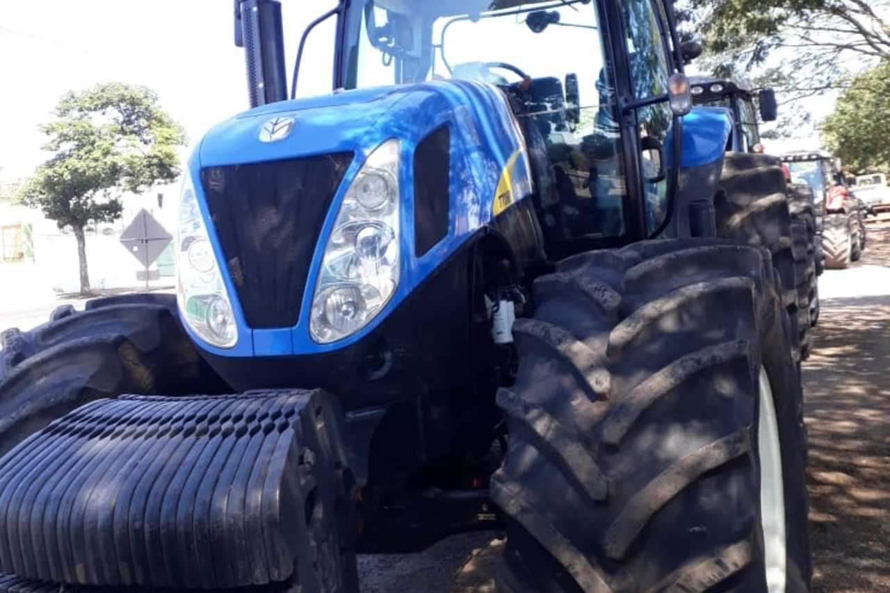 New Holland T7060 - 12 5
